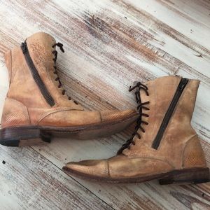 Bed Stu Women's Sabre Combat Boot,Tan, 6